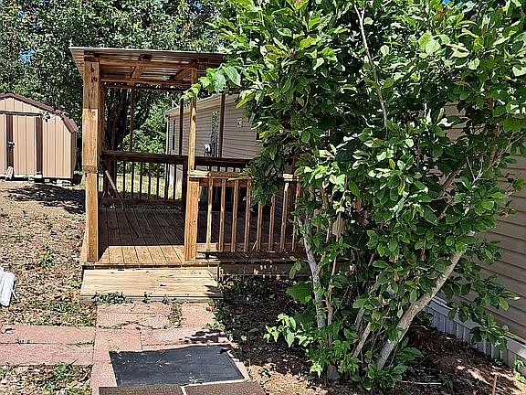 Walk to front porch