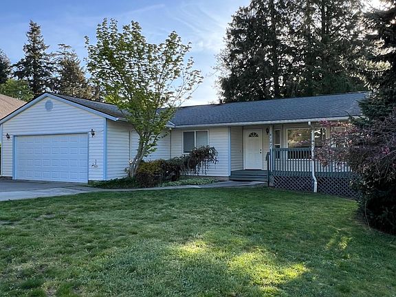 Front Yard/Double Garage
