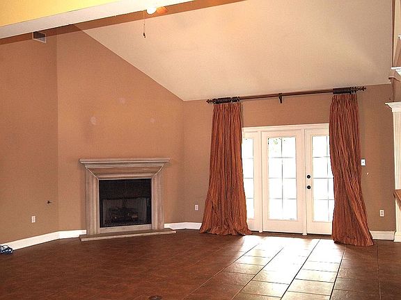 4th image of 36219 Greenmeadow Ave