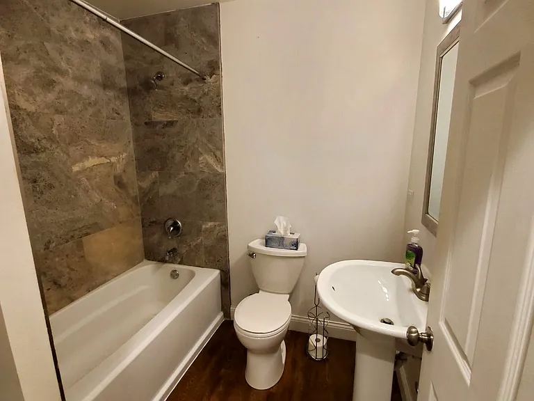 17W022 Grand Ave — Photo 9