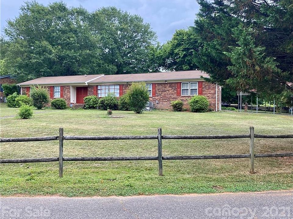 1st image of 921 Surry Dr