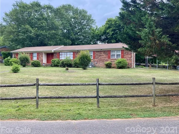 921 Surry Dr, Shelby, NC 28152