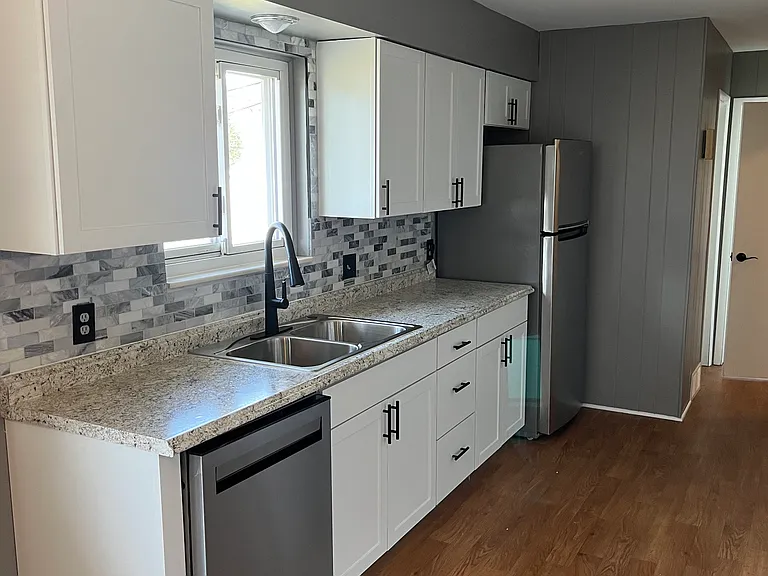 901 Huber Dr — Photo 10