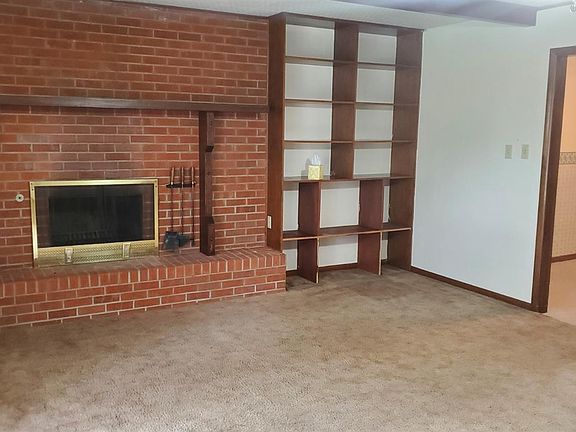 3rd image of 1216 N Cain Ave