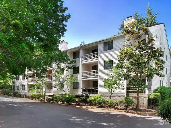 700 N 160th Street #A303, Shoreline, WA 98133