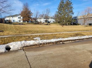 1911 Hughes Cir SW, Cedar Rapids, IA 52404