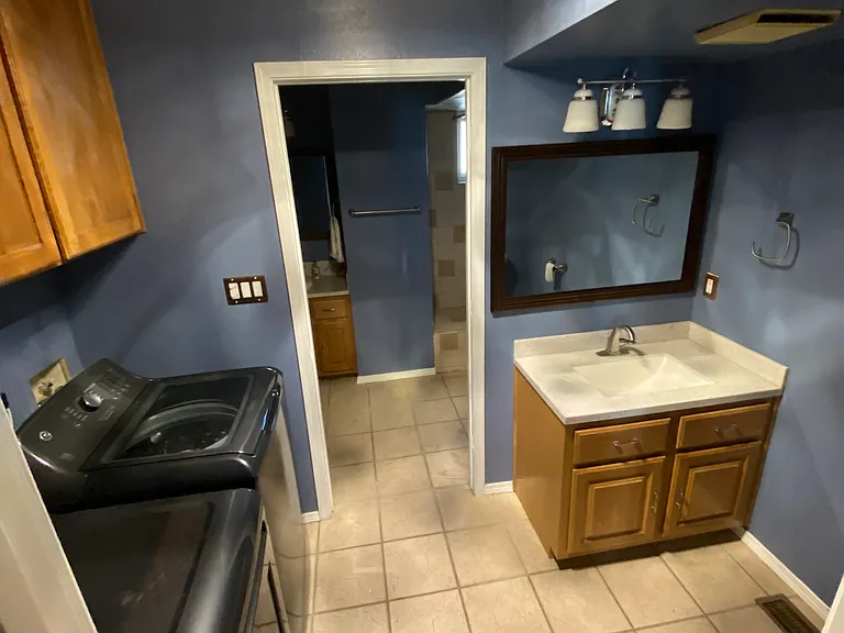 524 Oakwood Pl NE — Photo 24