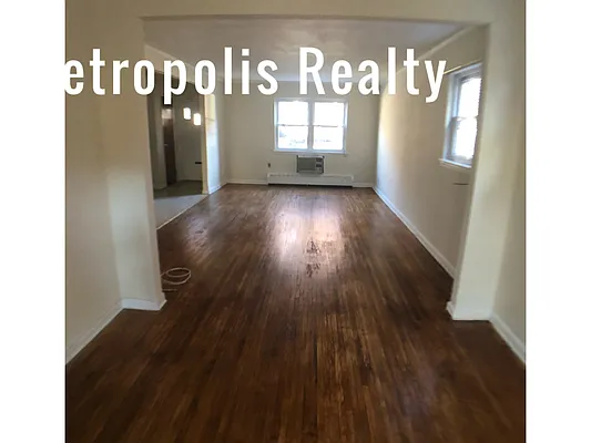 Rented by Metropolis International Realty Inc. | media 2