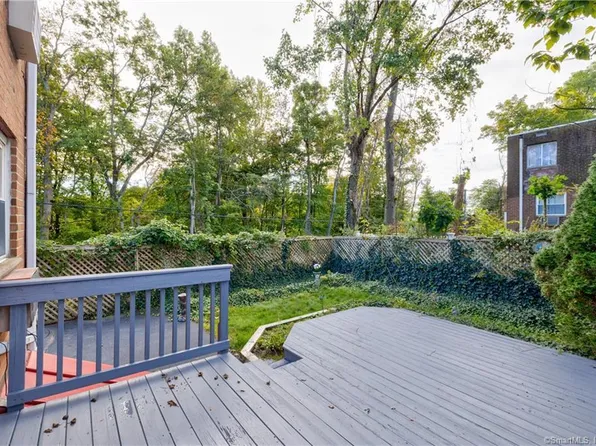 19 Barnstable Lane, Stamford, CT 06907