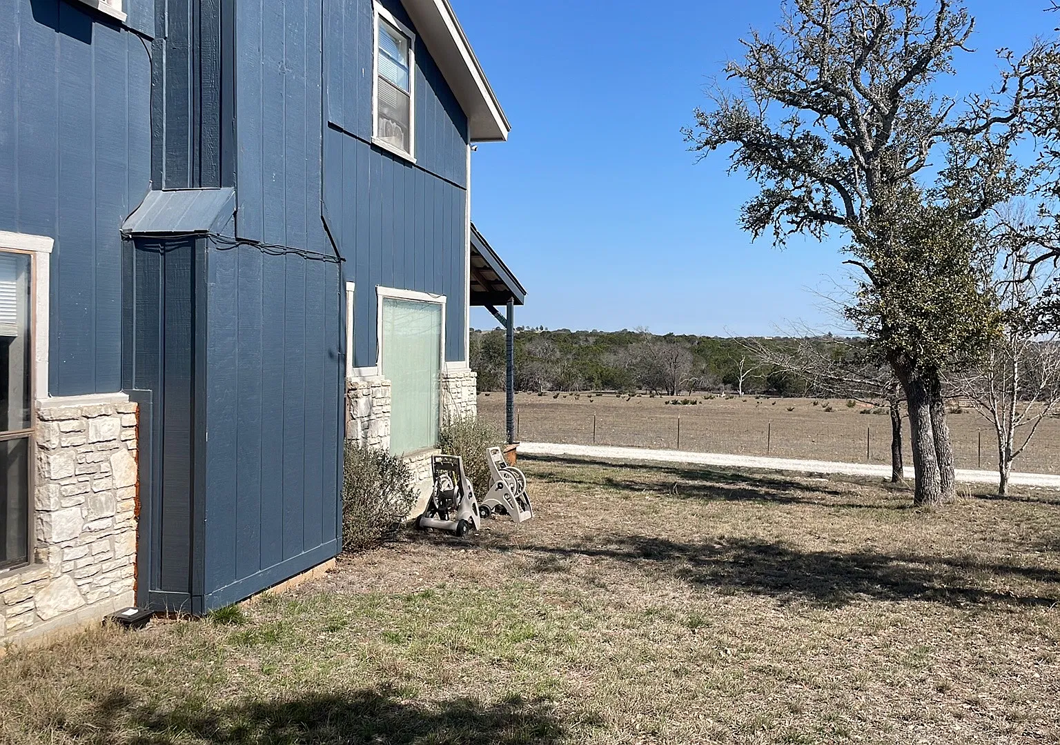 5 bed, 3000 sqft, $1,900 — Photo 2