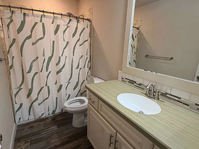 301 W 1st St #1 — Photo 3