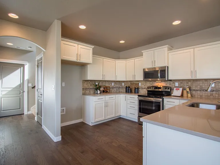 626 N Willitts St — Photo 5