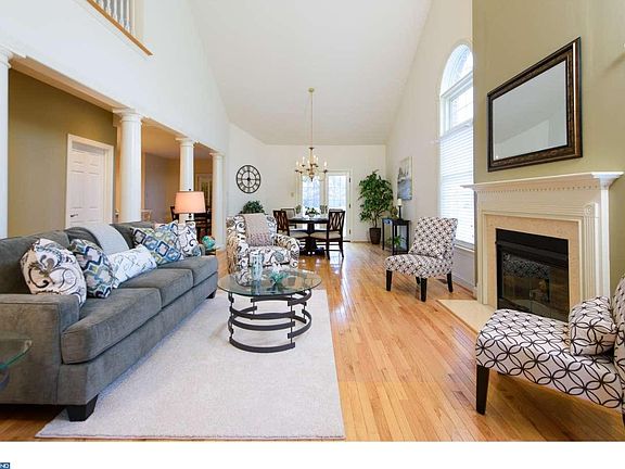 5th image of 456 Fairmont Dr