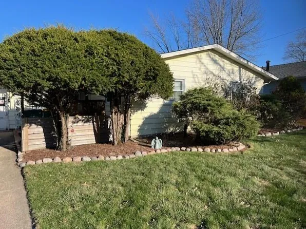 6833 Tyler St, Merrillville, IN 46410