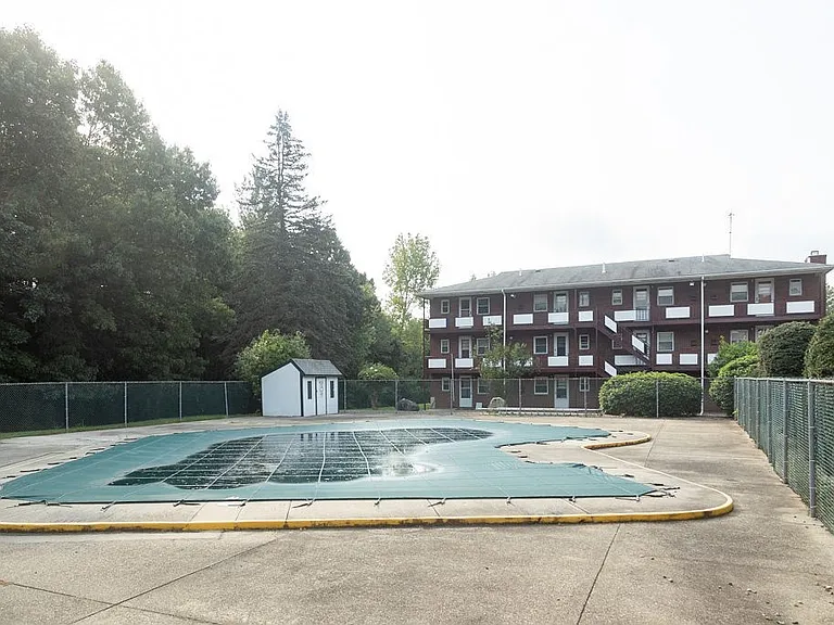 A2 Colonial Dr #5 — Photo 6