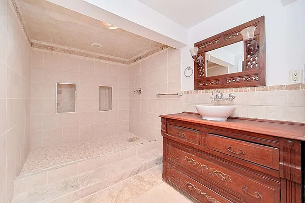 Rented by Owner | media 16