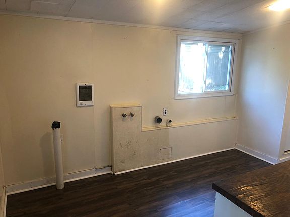 3rd image of 349 W Lakewood Blvd