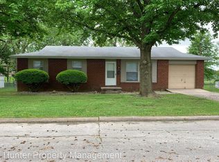 1622 W Edgewood St, Springfield, MO 65807