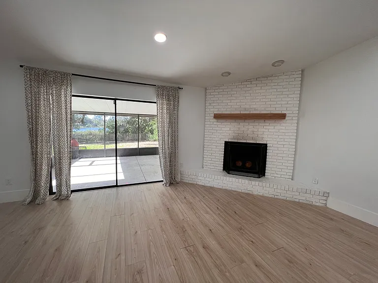 1352 Corner Oaks Dr — Photo 42