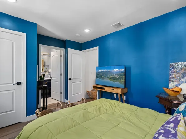 41 Beacon Avenue image 13 of 21