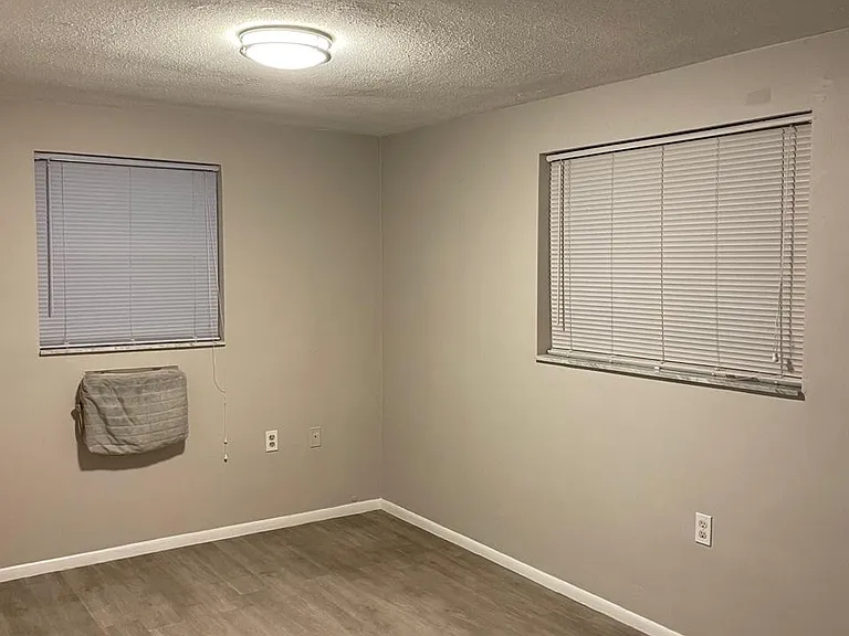 3317 Salisbury Dr — Photo 10