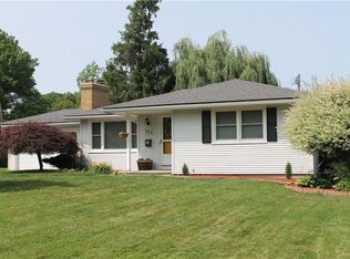 375 Shore Acres Dr, Rochester, NY 14612