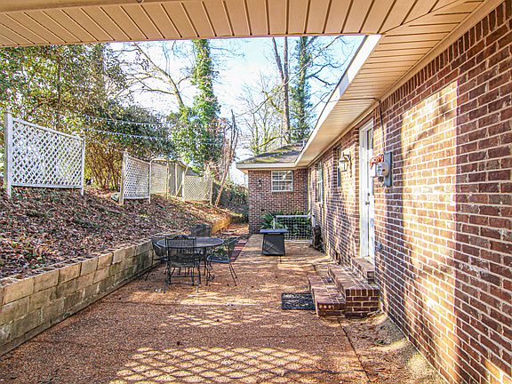 4th image of 88 Crestwood Dr