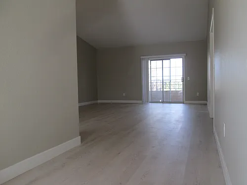352 Amber Pine St #206 Photo 1