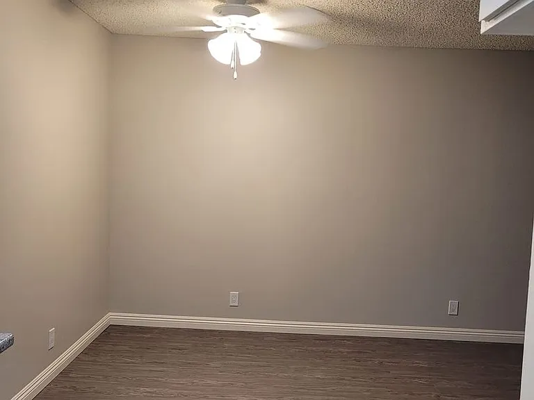 073 - Canyon Crest Hills Apartments — Photo 20