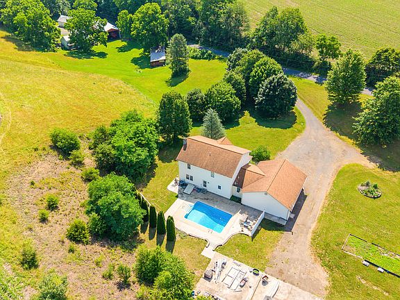 2nd image of 206 Campbell Rd