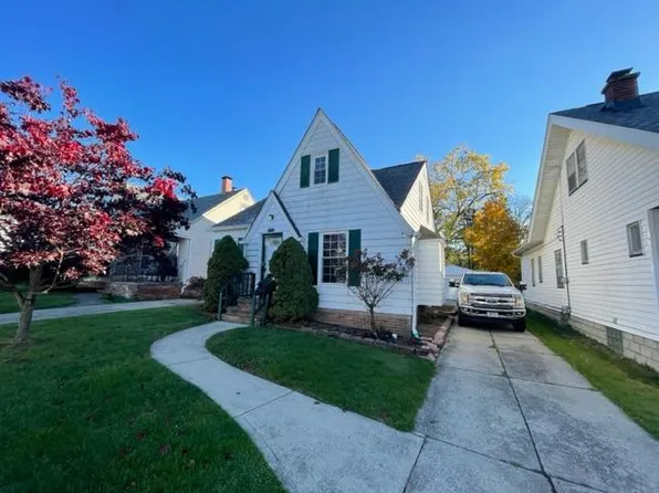 5221 Joseph St, Maple Heights, OH 44137