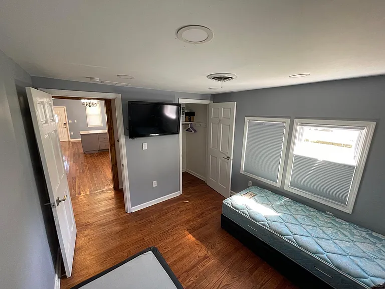 2426 N Baker St — Photo 8
