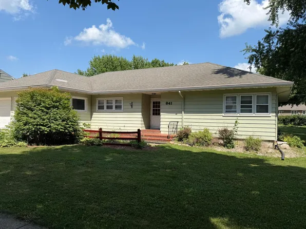 841 Redwood Dr, Fairmont, MN 56031