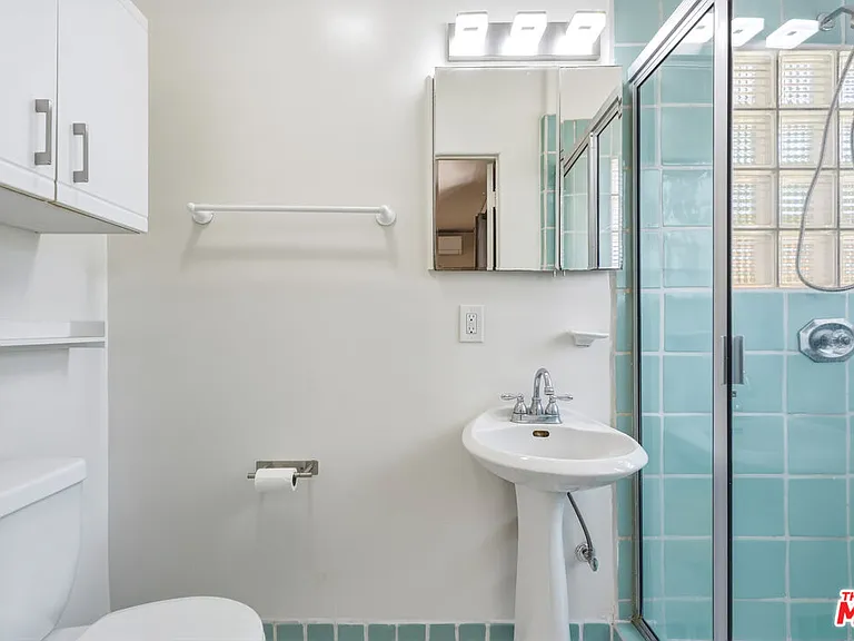 2613 Cloverfield Blvd — Photo 30