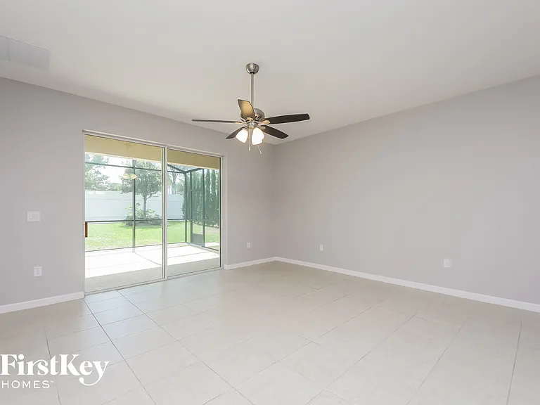 1161 Merion Dr — Photo 3