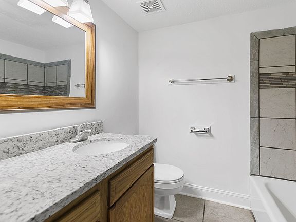 2nd image of 1708 14th Ave S APT 9