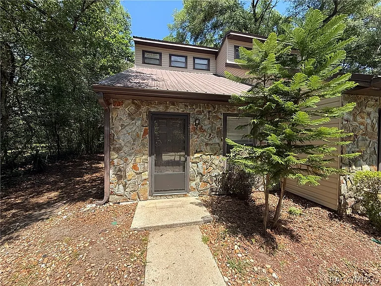 2316 Colby St — Photo 14