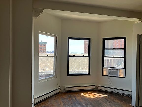 Bay window with incredible views of Mt Vernon