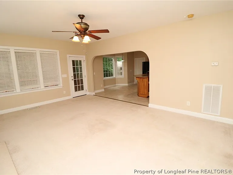 36 W Trafalgar Ct — Photo 5