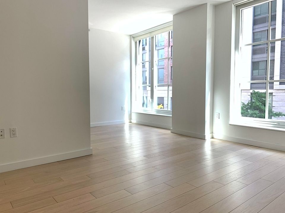 1st image of 535 W 43rd St #N5m