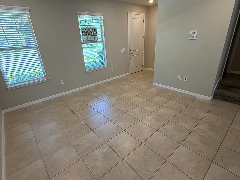 5044 Caspian St — Photo 5