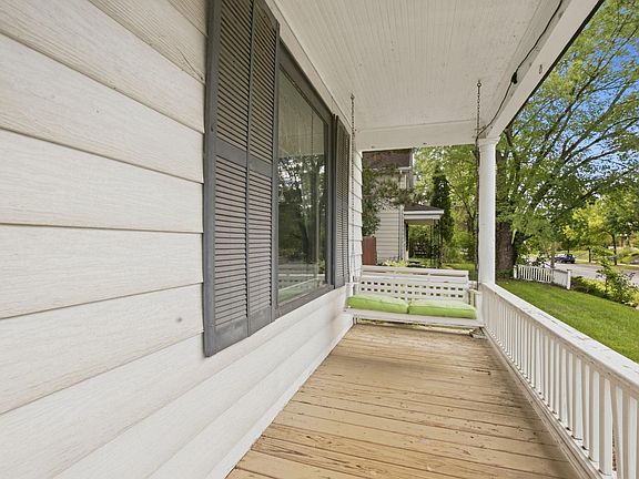 2nd image of 624 7th Ave N