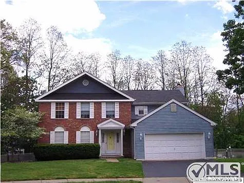 32 Neville Dr photo 1