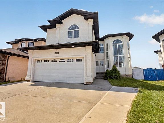 2nd image of 2836 34a Ave NW