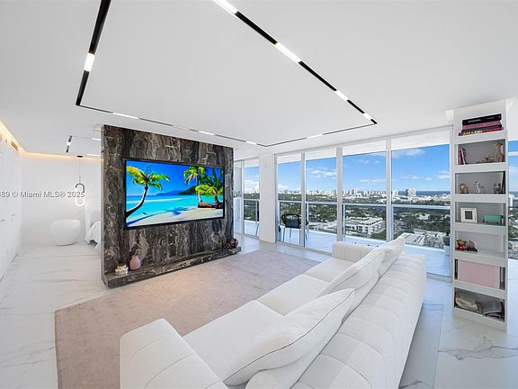 2nd image of 1900 Sunset Harbour Dr #2211