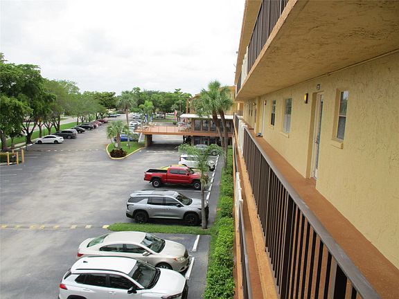 4th image of 9273 SW 8th St APT 312