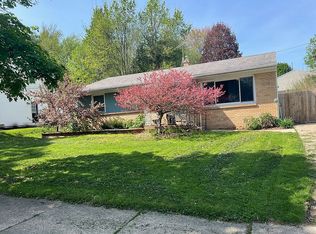 1079 Coldbrook St NE, Grand Rapids, MI 49503