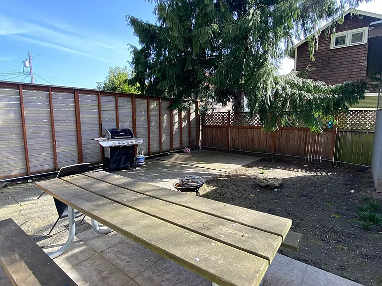 6408 Phinney - Located at the top of Phinney Ridge — Photo 4