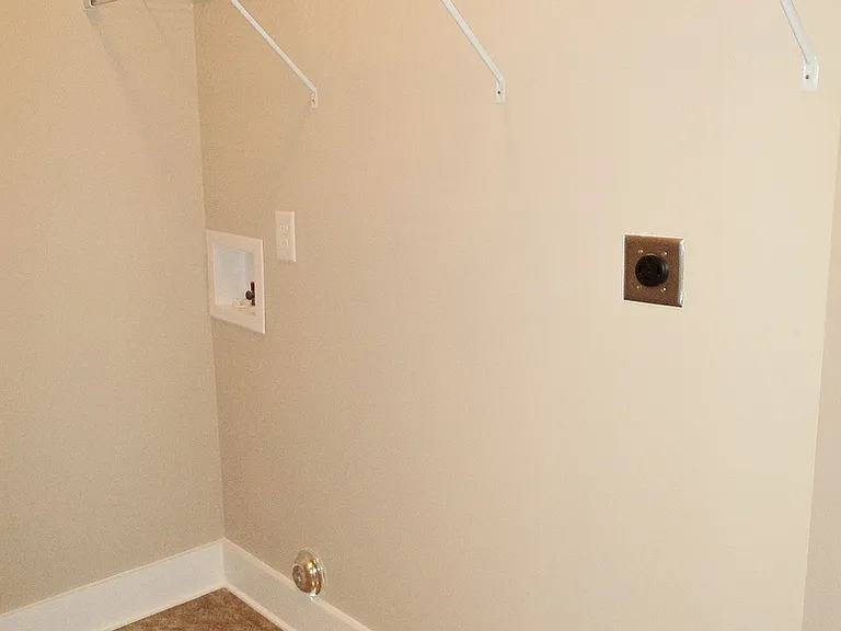 108 Falling Waters Ln — Photo 3