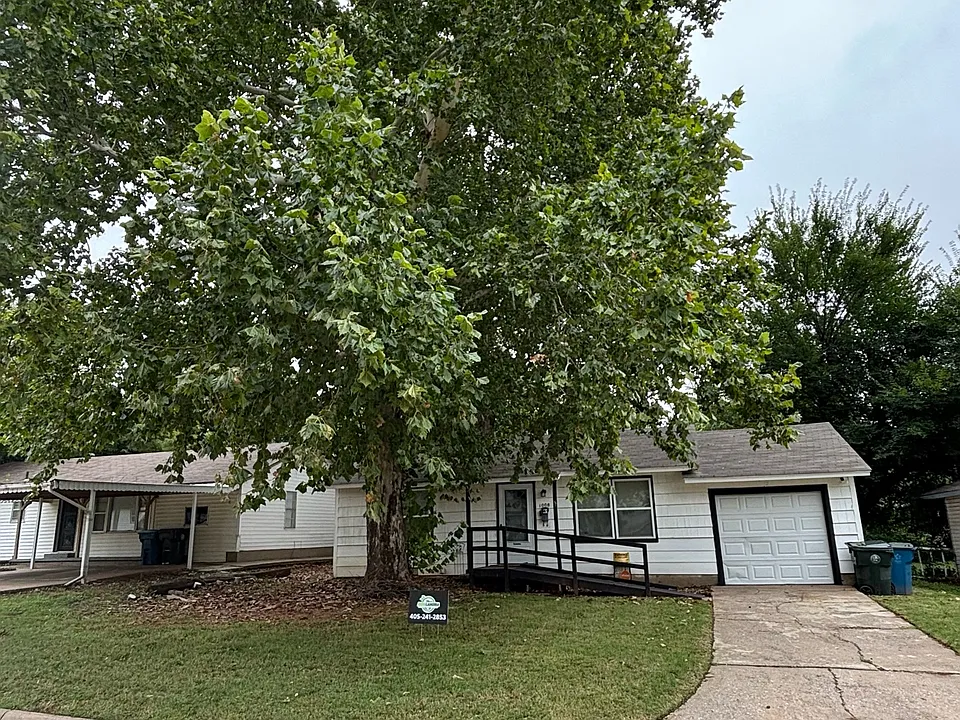 1008 S Locust Dr